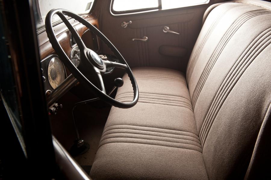  Pierce-Arrow Twelve 5-Passenger Sedan 1936 года  (фото 10 из 13)